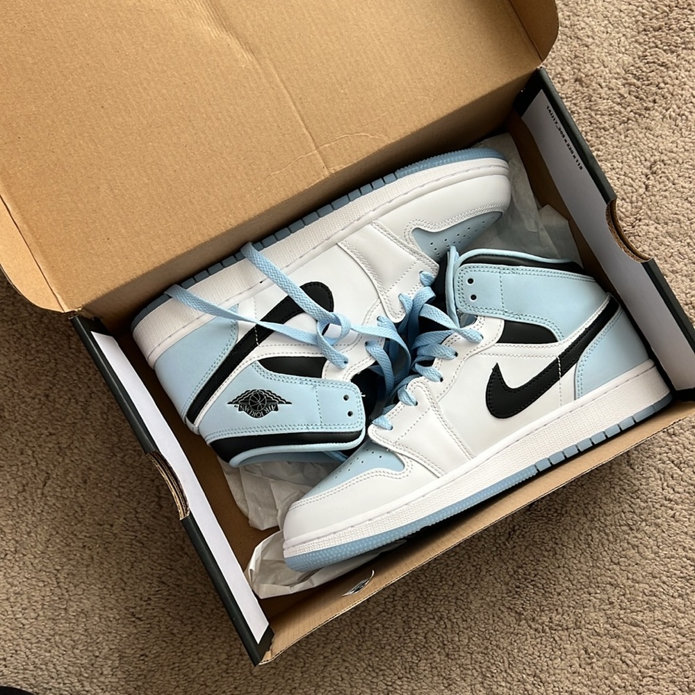 Air Jordan 1 mid white/ice/blue/black sneakers